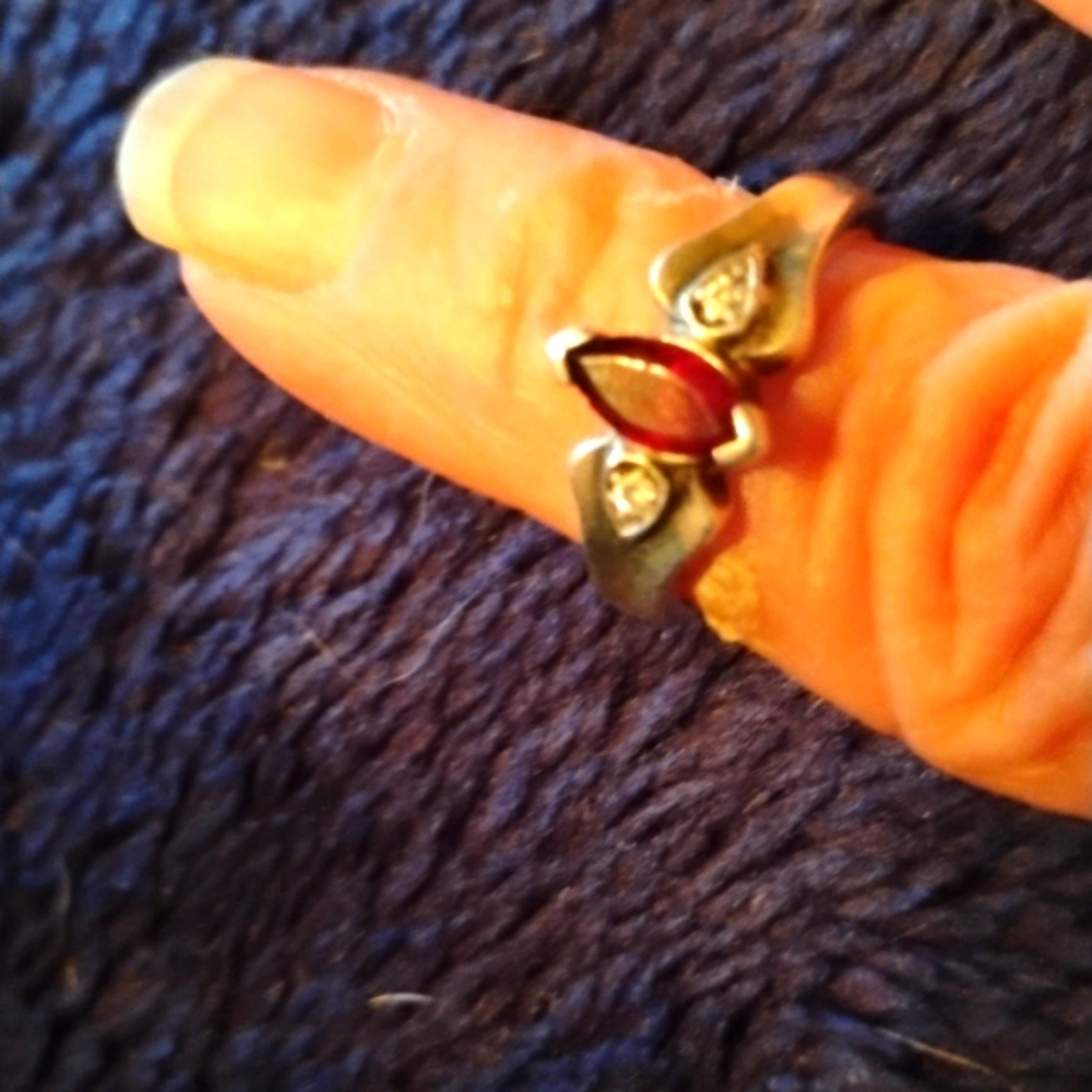 925 Silver Ring With Garnet And Diamonds Size 6.5